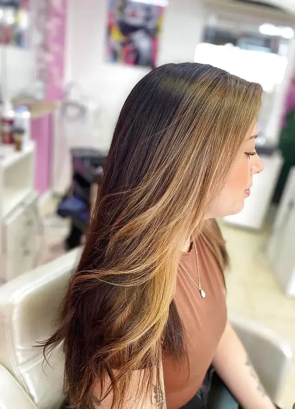 Contorno facial con técnica de color — Kaba Peluquería