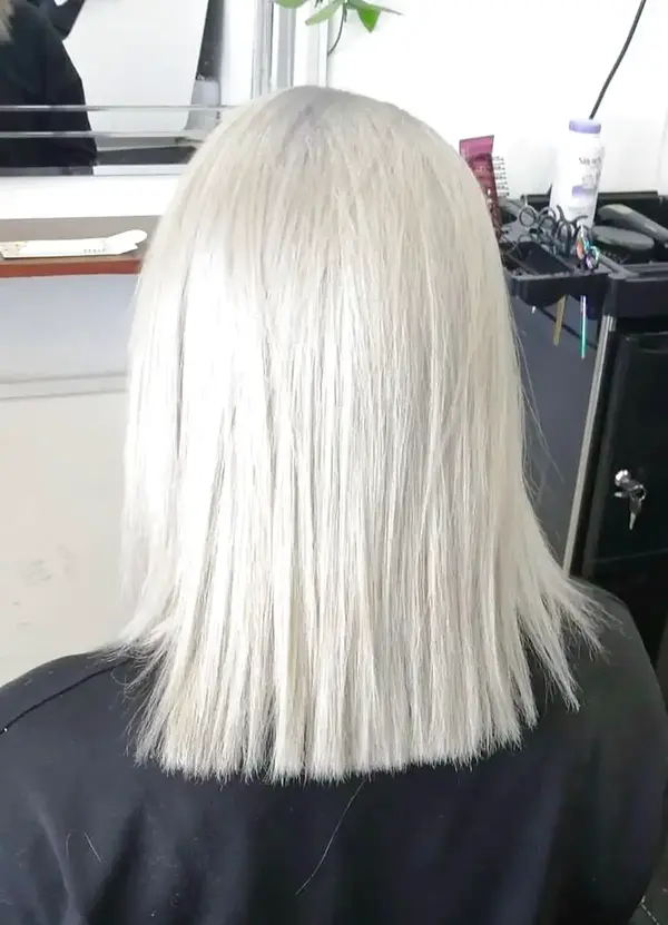 Decoloración suave para tonos claros — Kaba Peluquería