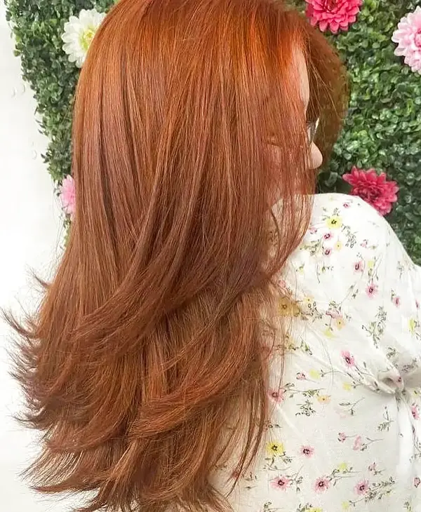 Tinte color rojo vibrante — Kaba Peluquería