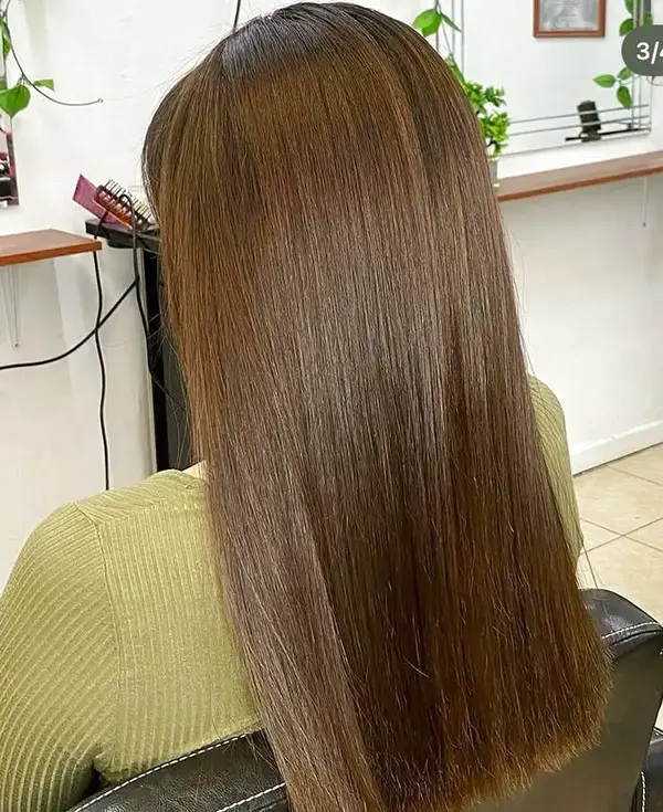 Tinte castaño con luz — Kaba Peluquería